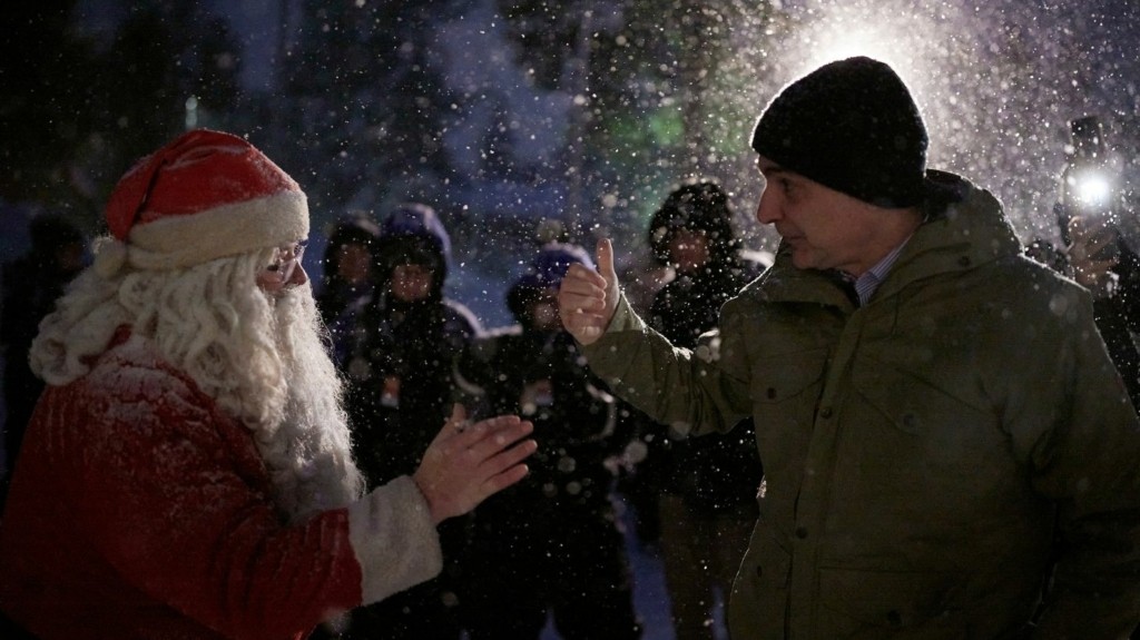 santa_mitsotakis