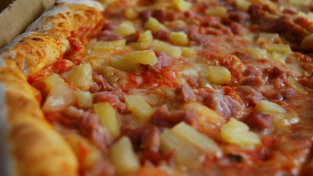 Pizza_with_pineapple