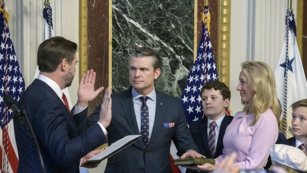 hegseth-vance-orkomosia