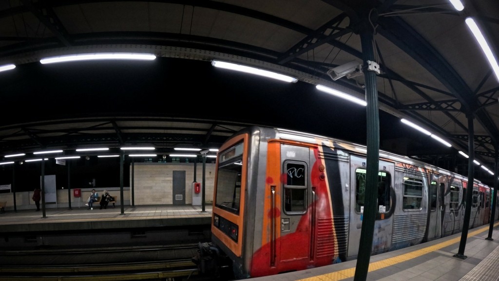 stathmos-hsap-treno