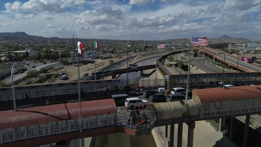 us-mexico-border_2001_1460-820_new