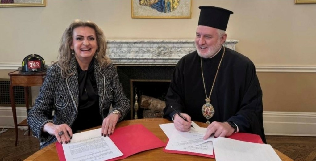 1. Σοφία Κουνενάκη Εφραίμογλου, Αρχιεπίσκοπος Αμερικής κ. Ελπιδοφόρος