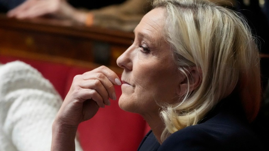 marine le pen 77- new