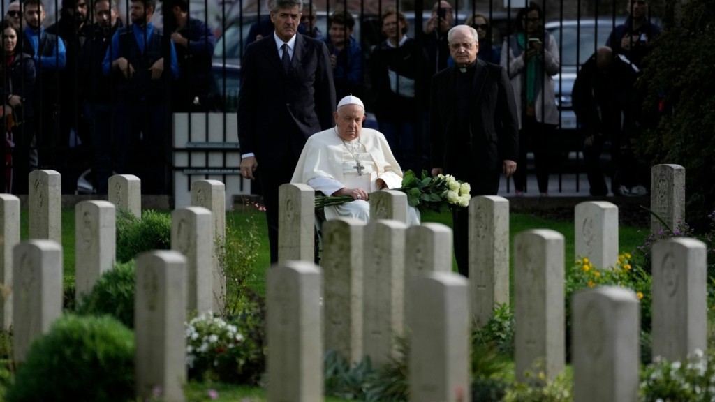 popefrancis_nekrotafeio