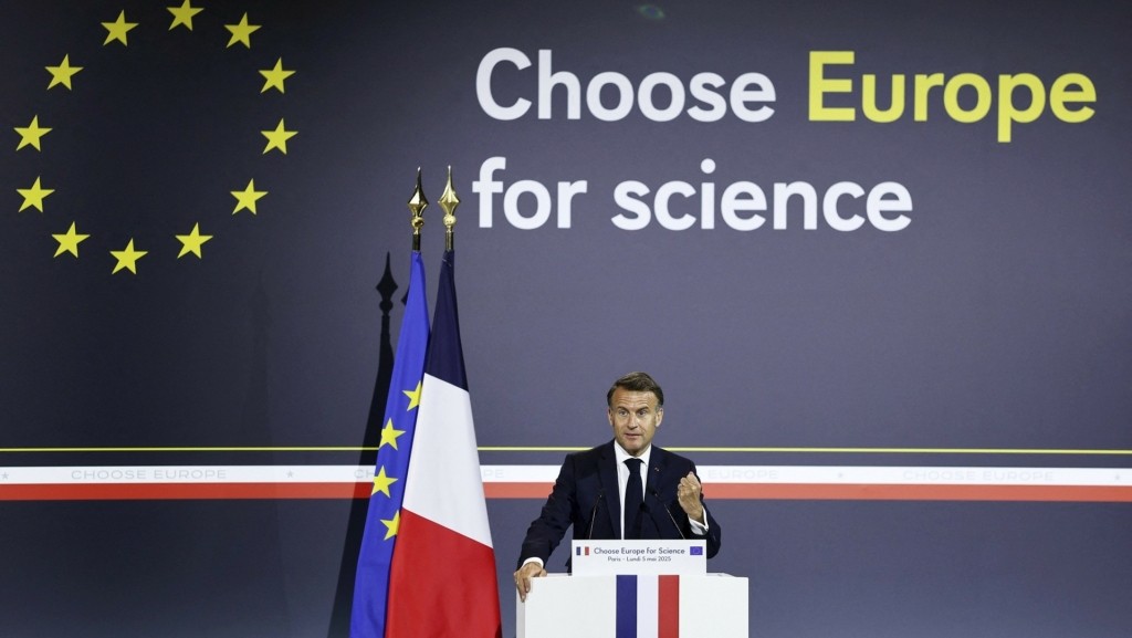 macron-omilia-epistimi