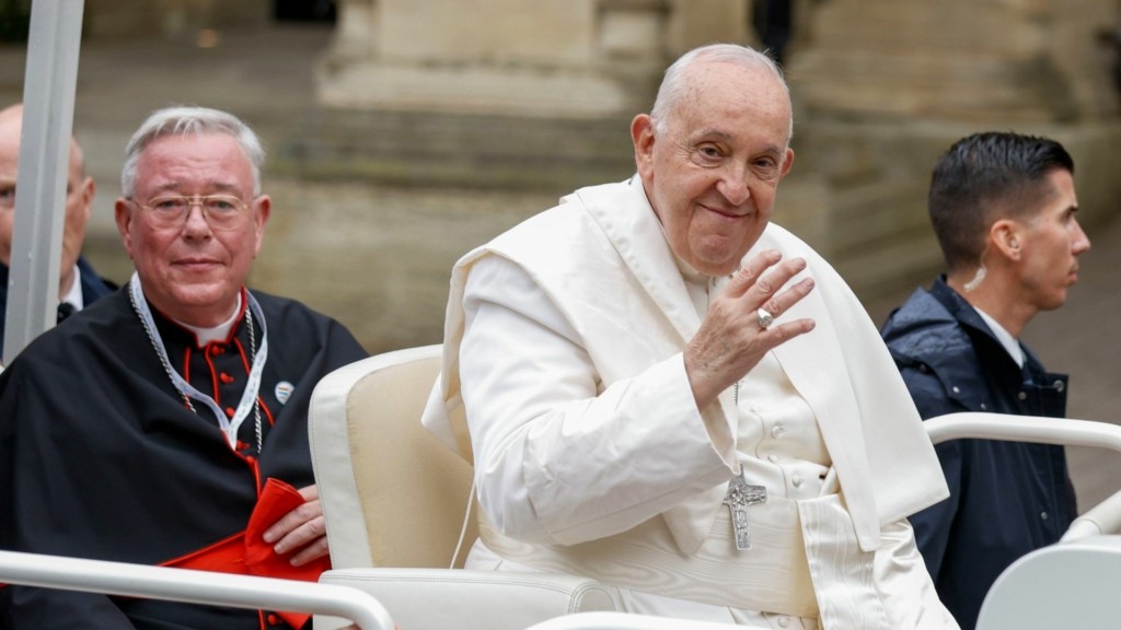 pope_francis_popemobile