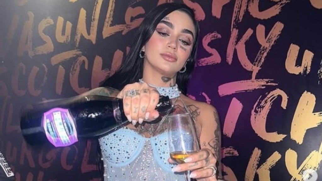 INFLUENCER_TOURKIA_THANATOS2