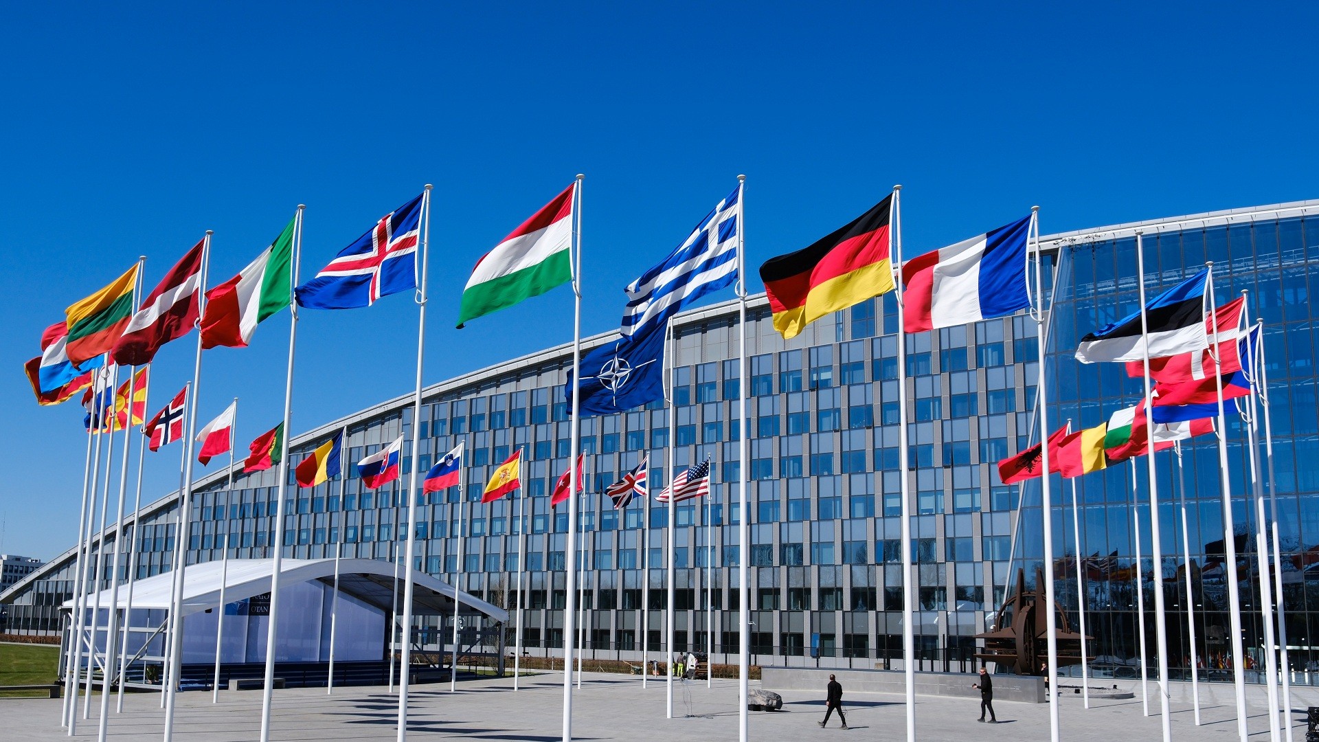 NATO: Όλες οι χώρες μέλη θα καλύψουν φέτος τον στόχο για στρατιωτικές δαπάνες 2% του ΑΕΠ