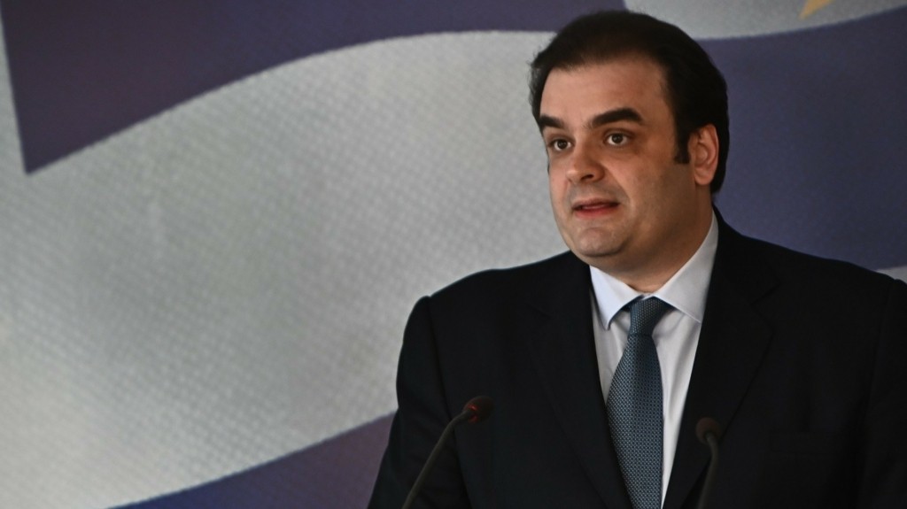 pierrakakis_0406_1460-820_new
