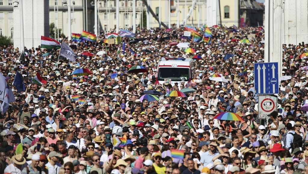 pride-parelasi-voudapesti
