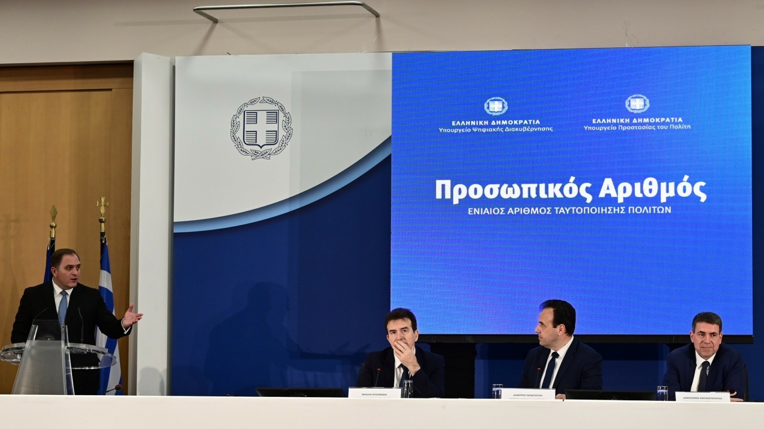 Ευέλικτα ωράρια – «καμένοι» εργαζόμενοι: Γιατί το 4 – ήμερο – / 10 – ωρο δεν μειώνει το burn – out