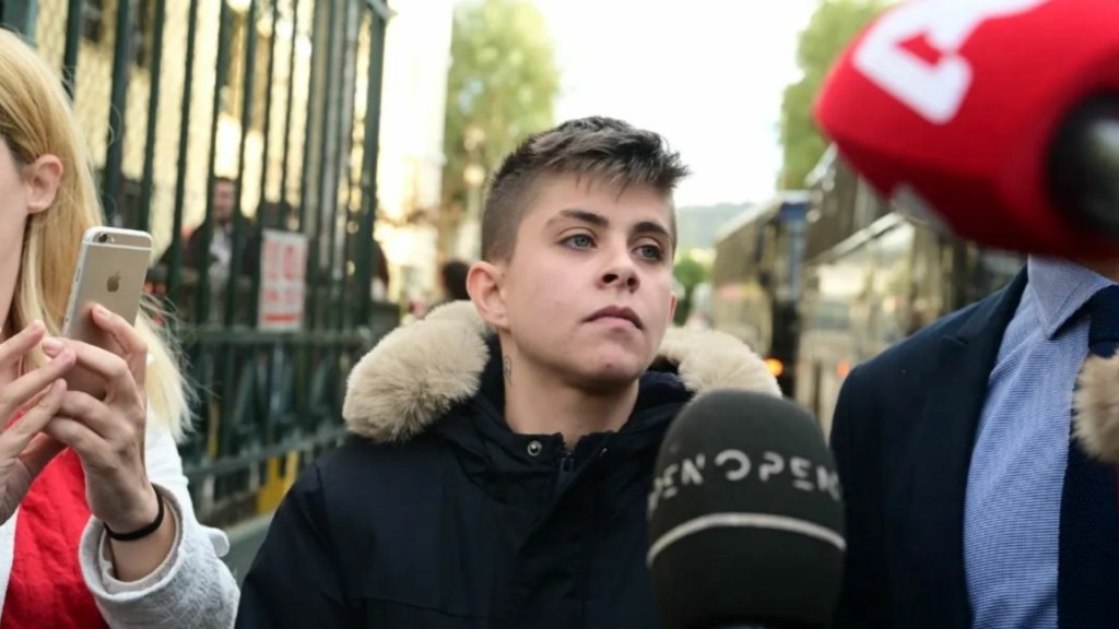 EIRHNH_MOURTZOUKOU