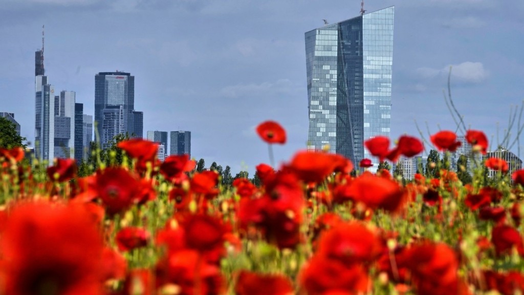 EURWPAIKH_KENTRIKH_TRAPEZA