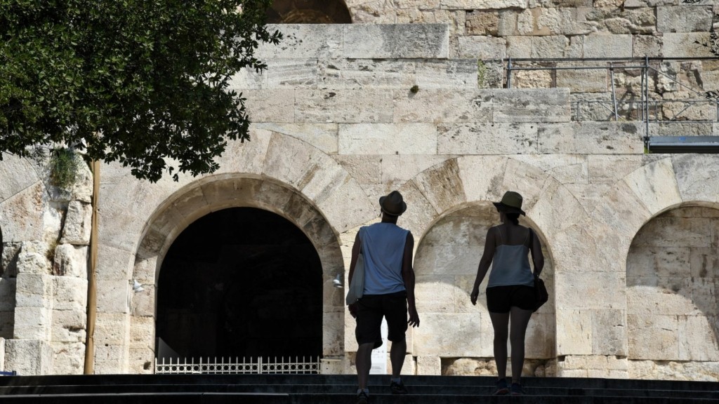 TOURISTES_STILI