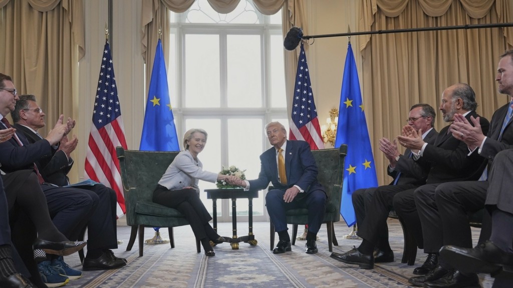 leyan-trump-symfonia-xeirokrotimata