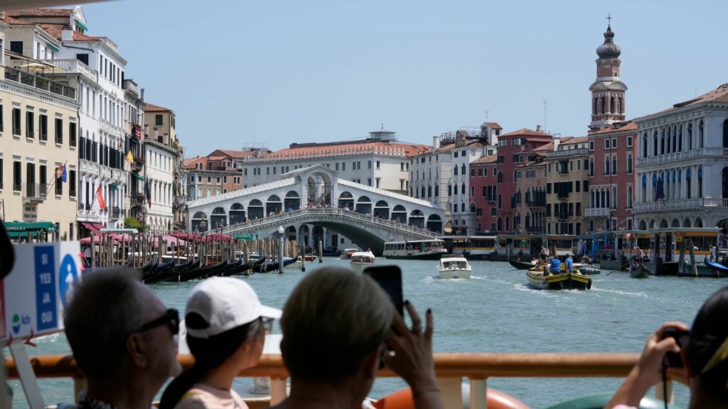 touristes_venetia_fileap