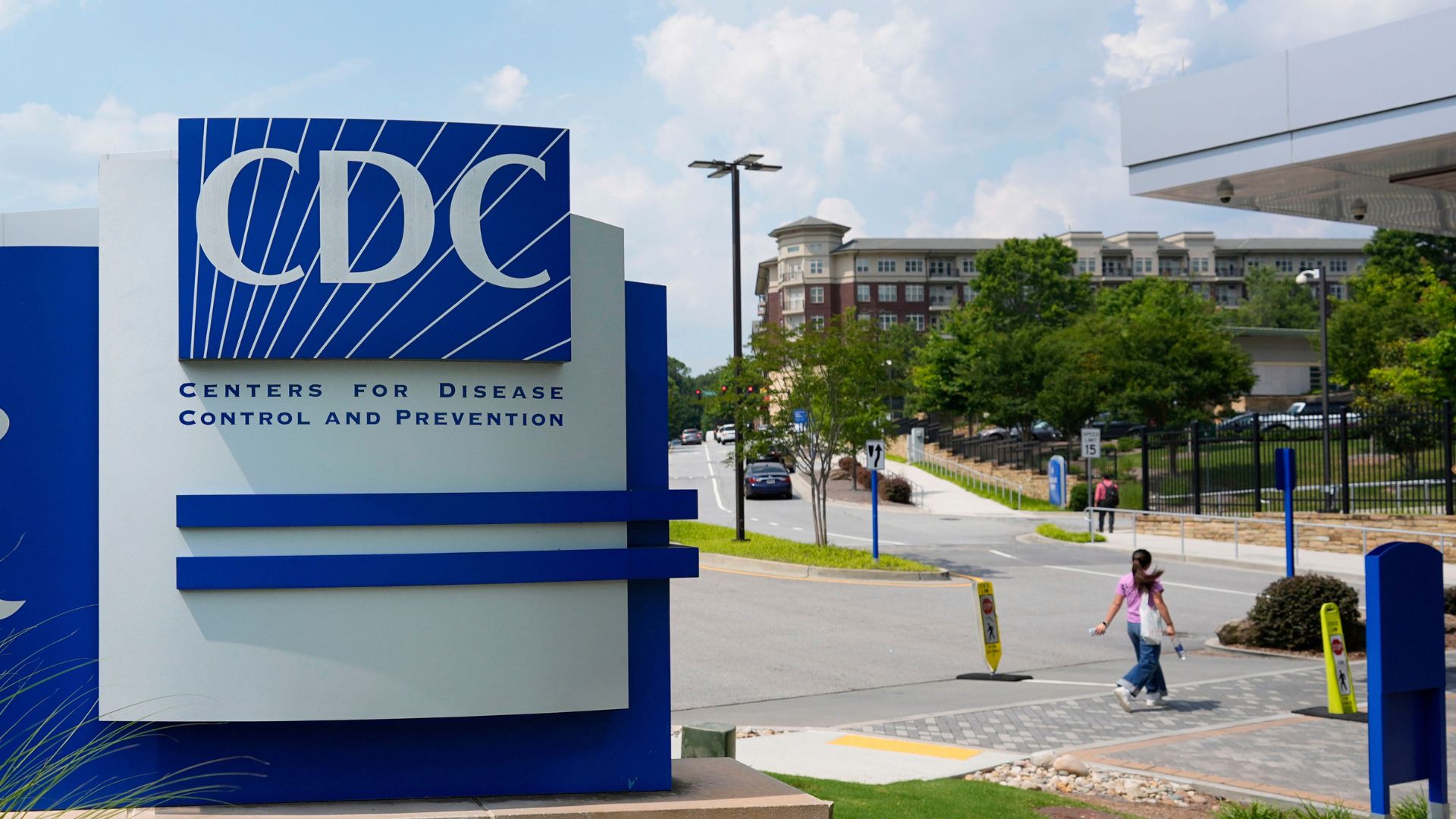 Παραίτηση-βόμβα του επικεφαλής του CDC Δημήτρη Δασκαλάκη: Καταγγέλλει Τραμπ και Ρόμπερτ Κέννεντι Jr ότι «βλάπτουν τη δημόσια υγεία»