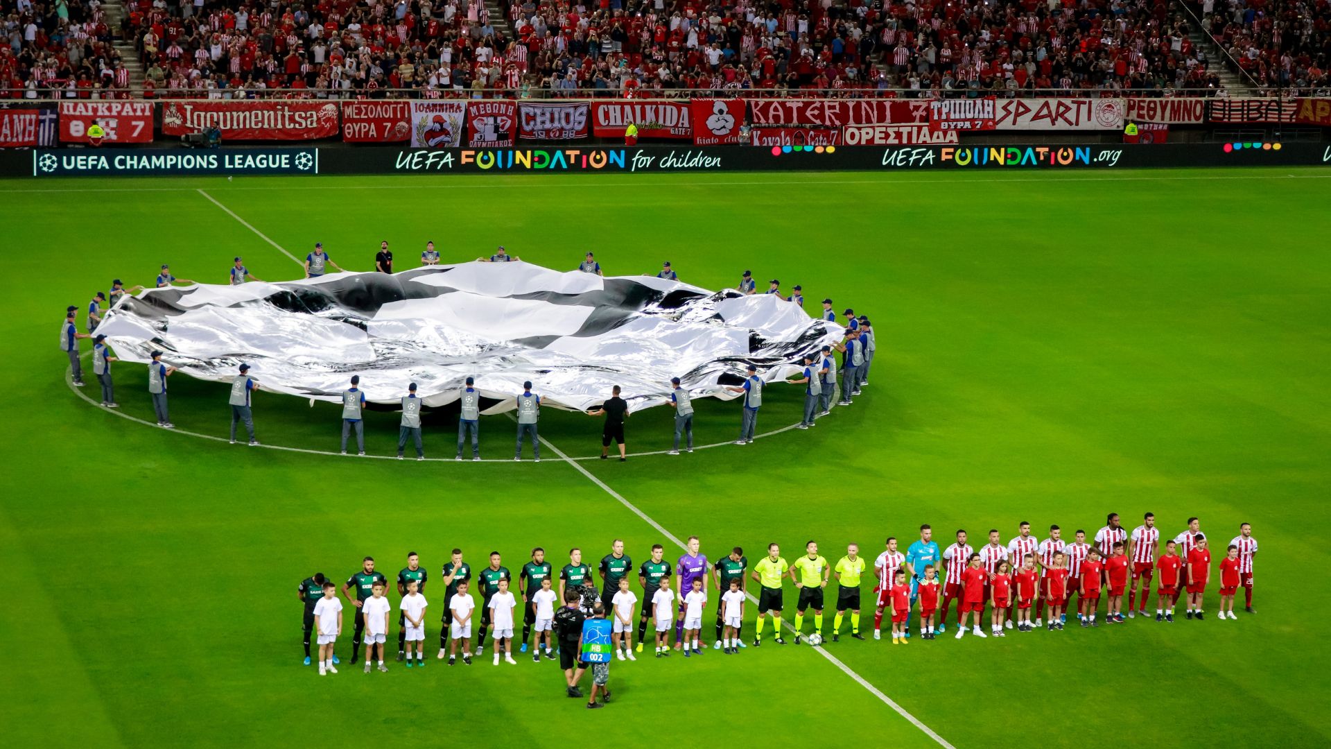 League Phase Champions League: Αυτοί είναι οι οκτώ αντίπαλοι του Ολυμπιακού – Τιτανομαχίες με Μπαρτσελόνα και Ρεάλ