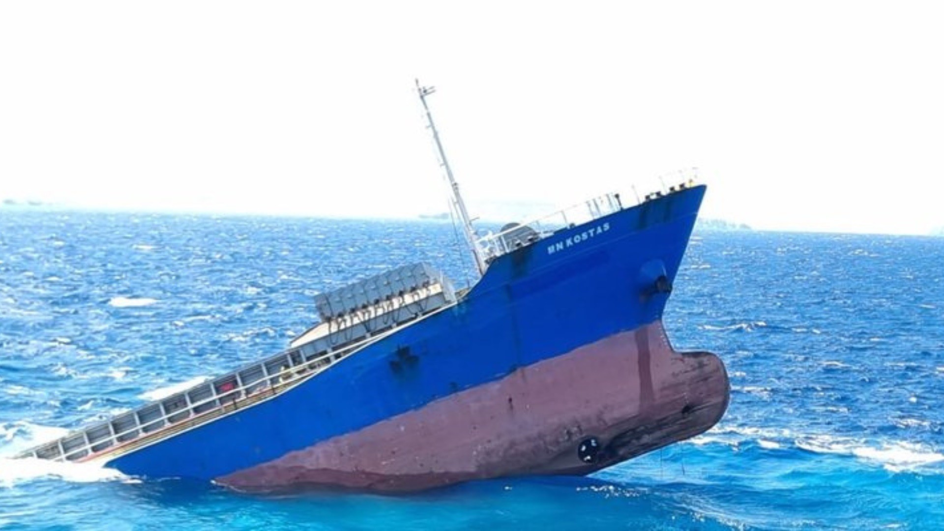 Tovorna ladja "MN Kostas" potonila pri rtu Sideros na Kreti