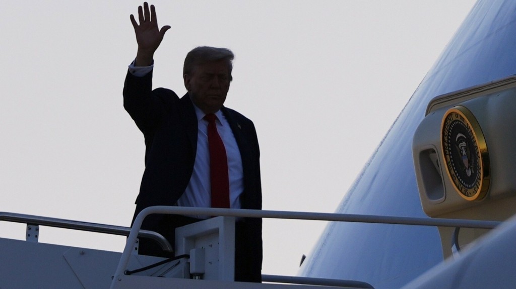 trump_aeroplano_1508_1460-820_new