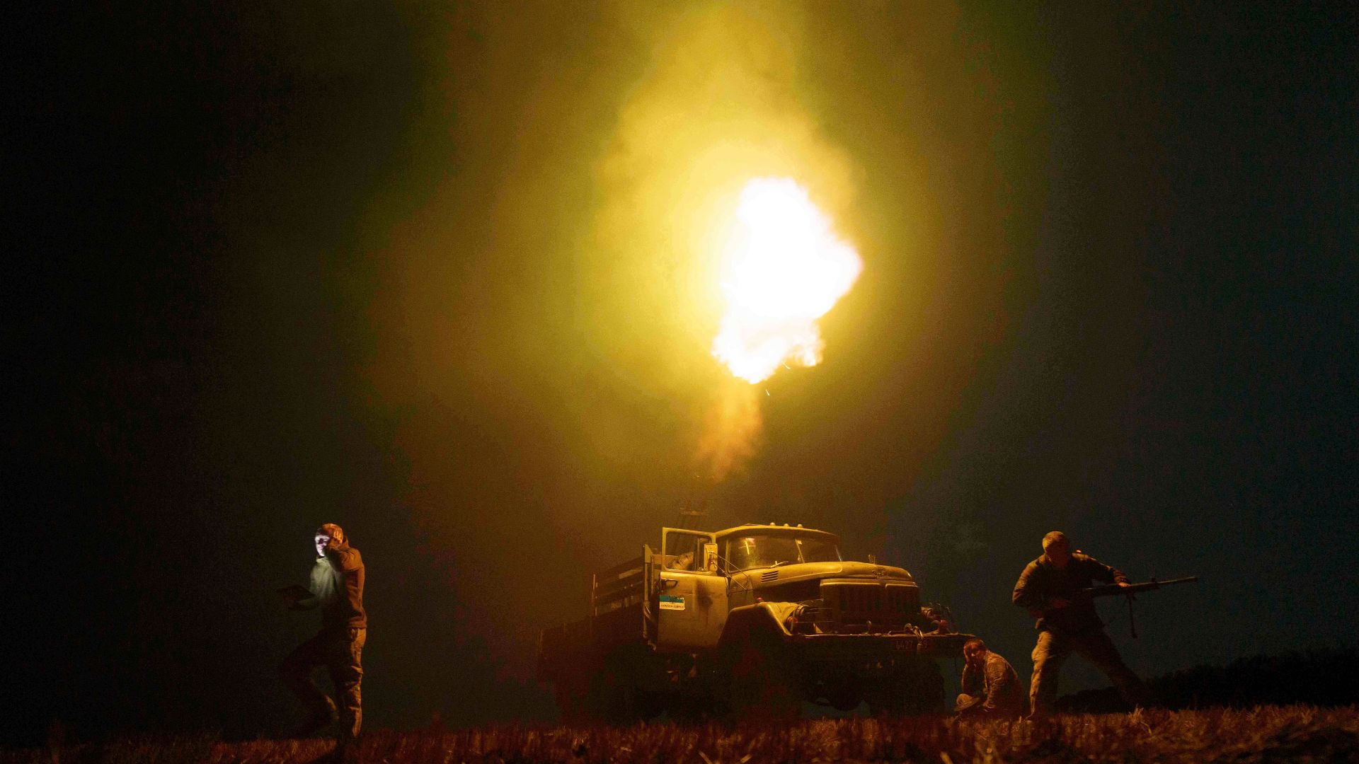 V ruskem napadu na Kijev umrlo najmanj deset ljudi, med njimi otroci