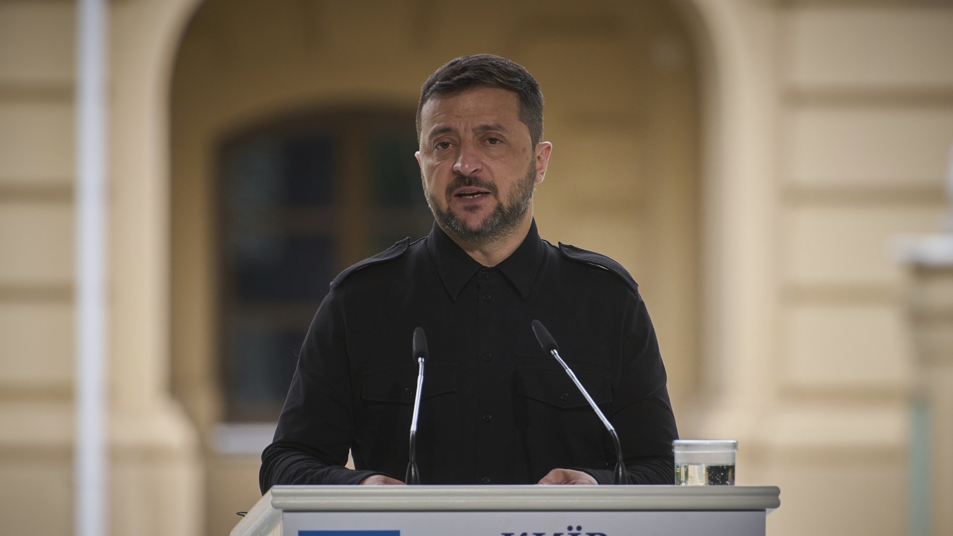 Trump razkril pogovore s Putinom, Vance kritiziran zaradi podpore Putinu in mnenja o vojni v Ukrajini