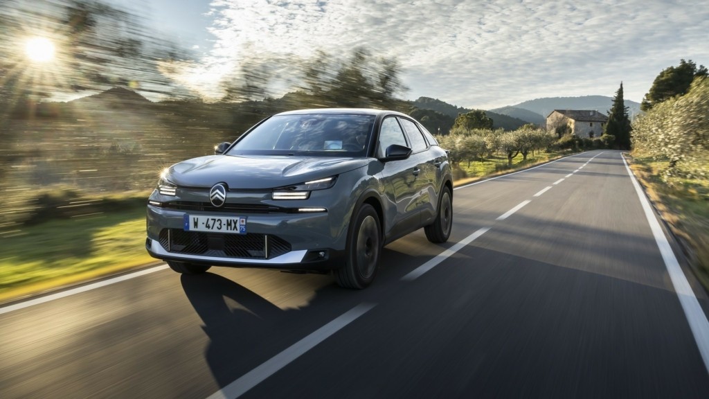 Citroen-C4-Hybride-Max-001_2