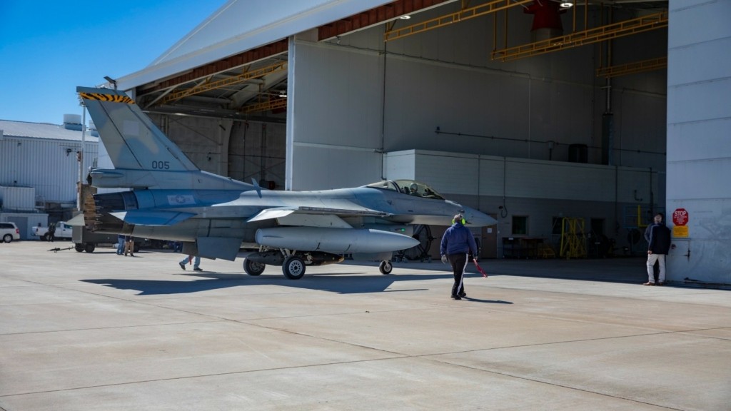 f16v eab