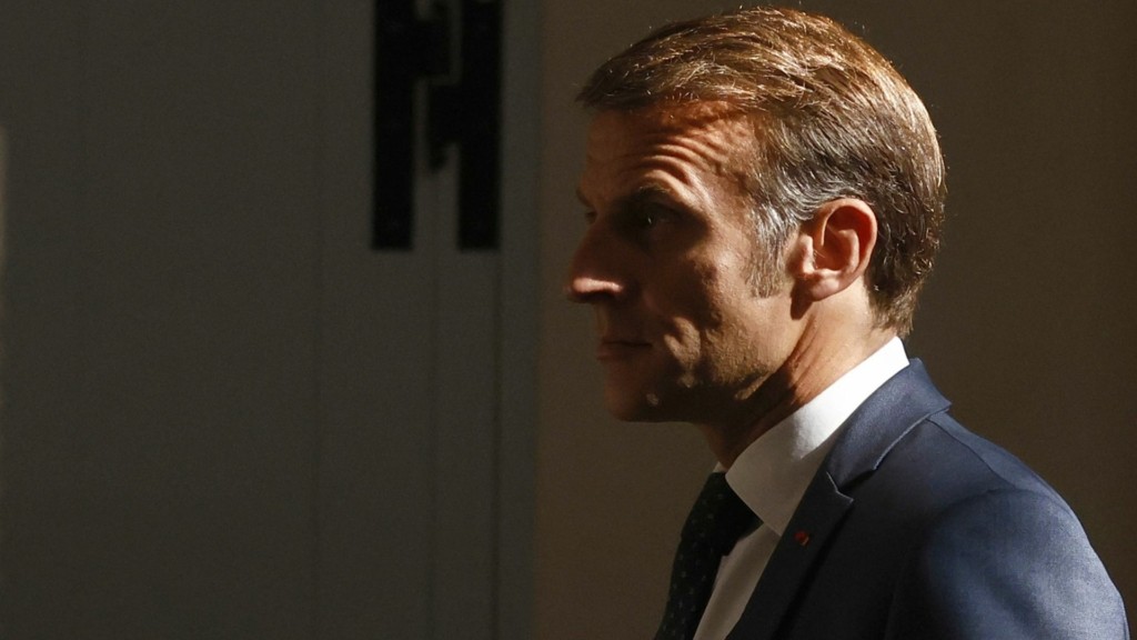 macron 1123- new