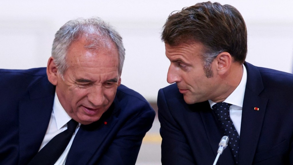 macron bayrou 88- new