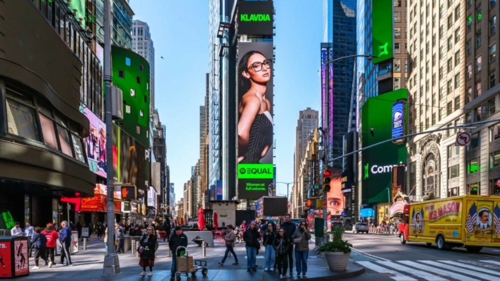 klaudia-times-square