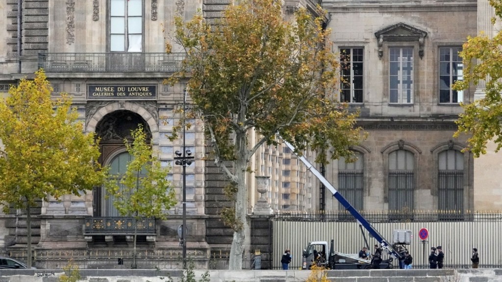 louvre klopi