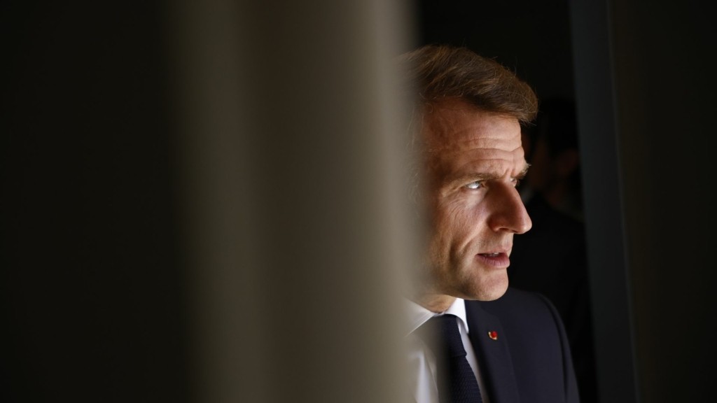 macron 77- new