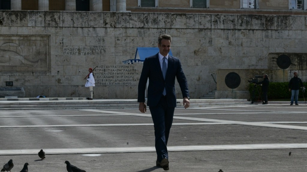 mitsotakis agnwstos stratiwtis