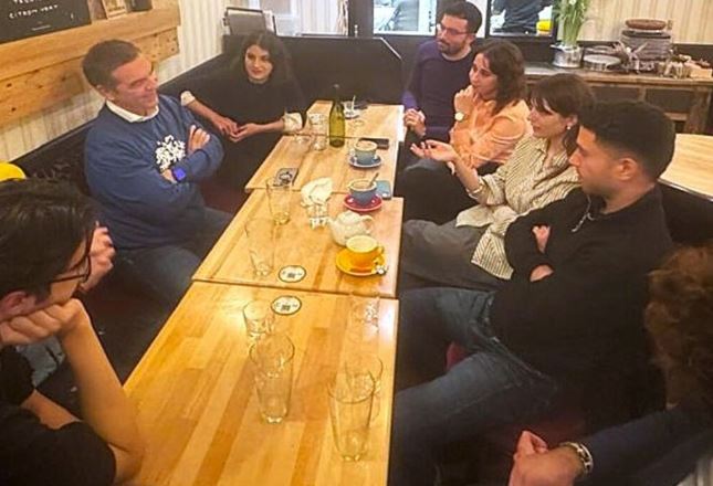 tsipras-foitites-trapezi