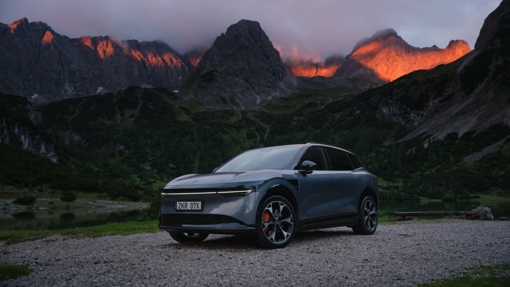 1758024509-2025_08_zeekr7x_2447_v002_fa_srgb