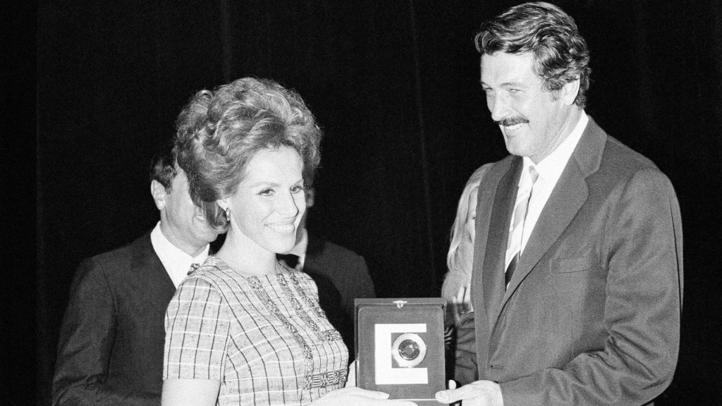 ORNELLA-VANONI_2611_1920-1080_new