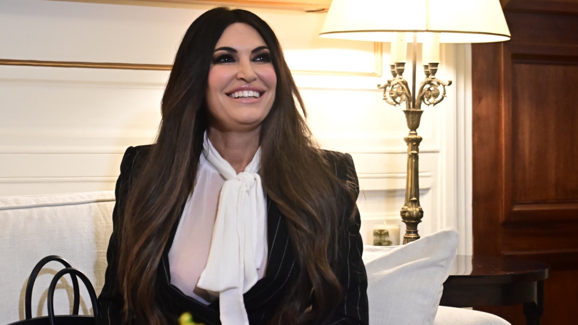 Ministri, poslovneži in Konstantin Argiros na sprejemu Kimberly Guilfoyle v Grčiji