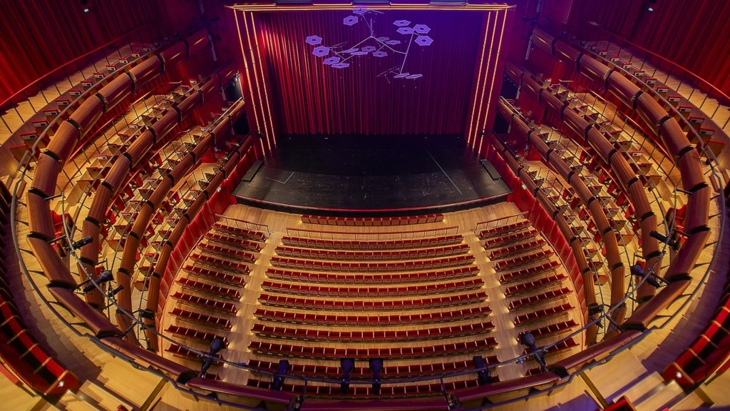 lyriki-aithousa-stavros-niarxos