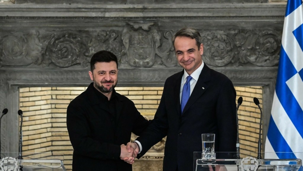 mitsotakis-zelensky-xeirapsia