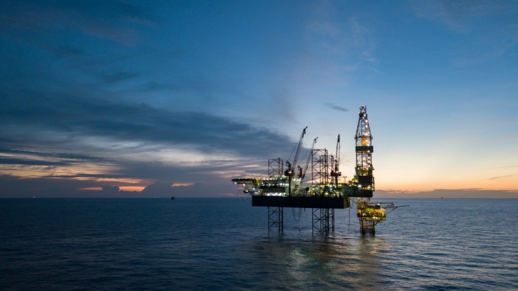 natural_gas_sea_rig_new