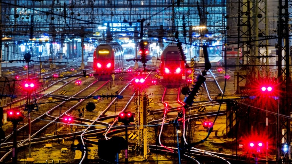 sidirodromos frakfourth – new