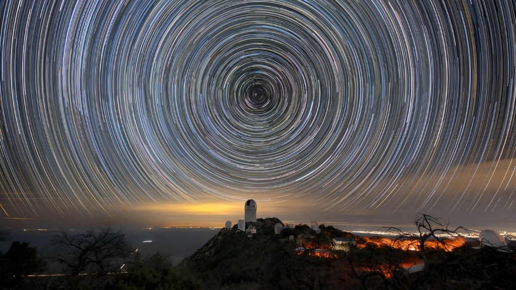 Newscenter_1440px_Blended_Northern_Startrail_from_WIYN-CC2-1 (1)