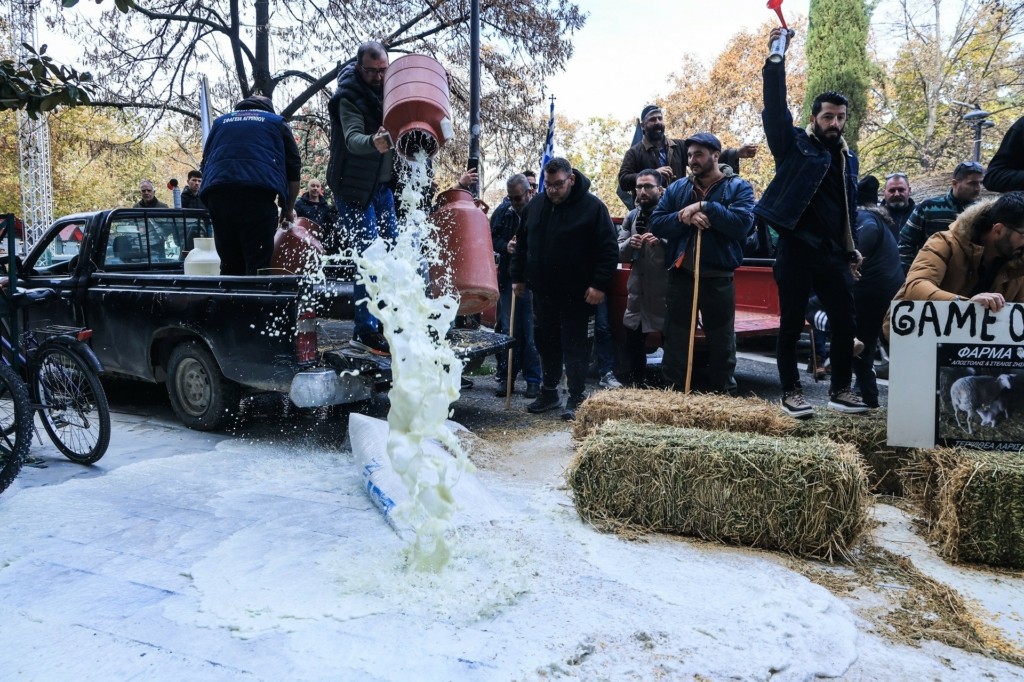 <div style="width:1px;height:1px"></div>agrotes-gala