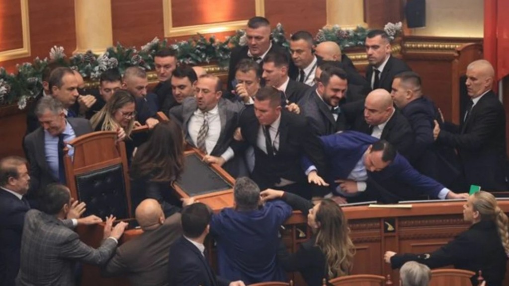 alvania voyli 887- new