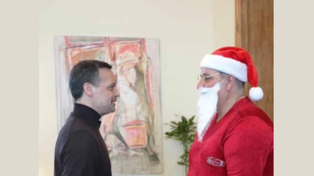 doukas_santa