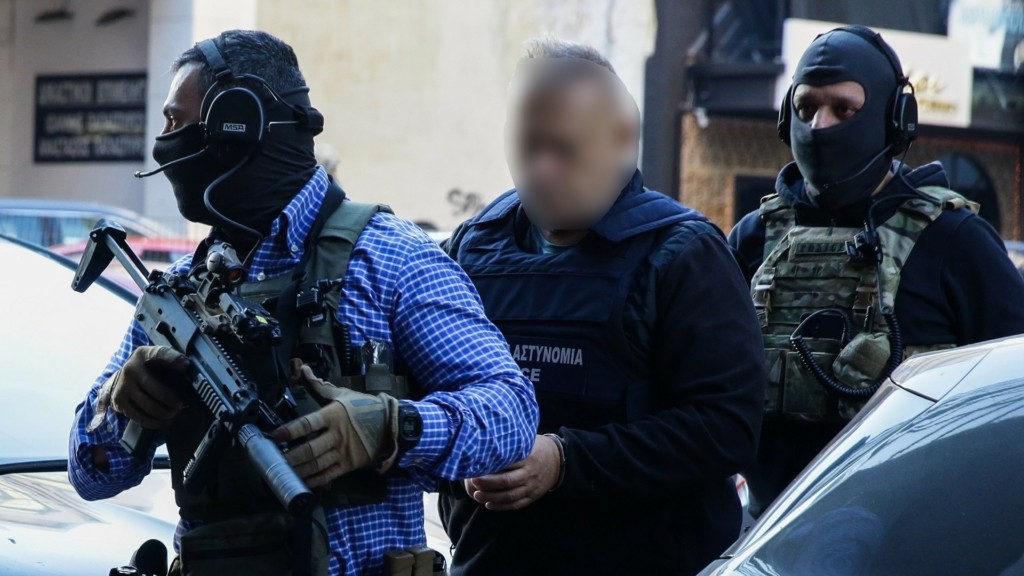 ellinas-escobar-astynomikoi