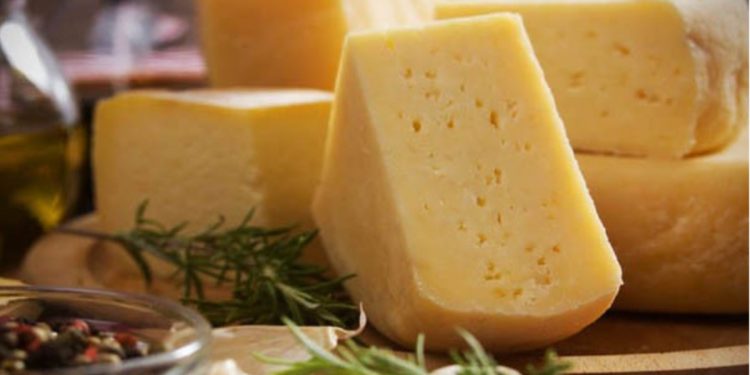 graviera-naxou-1-750×375