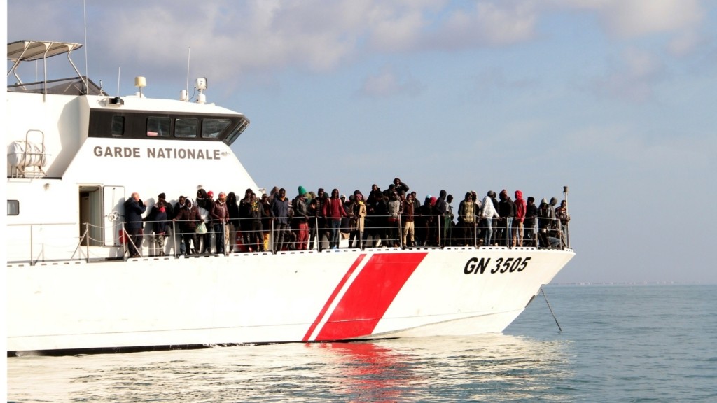 italy coast guard migrants