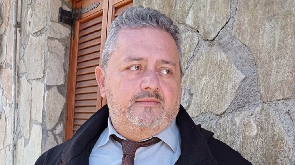 karvouniaris_new_123